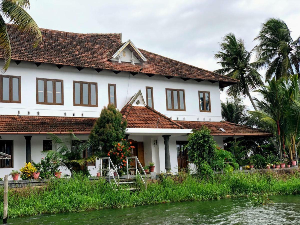 Ayana'S Homestay Alappuzha Extérieur photo